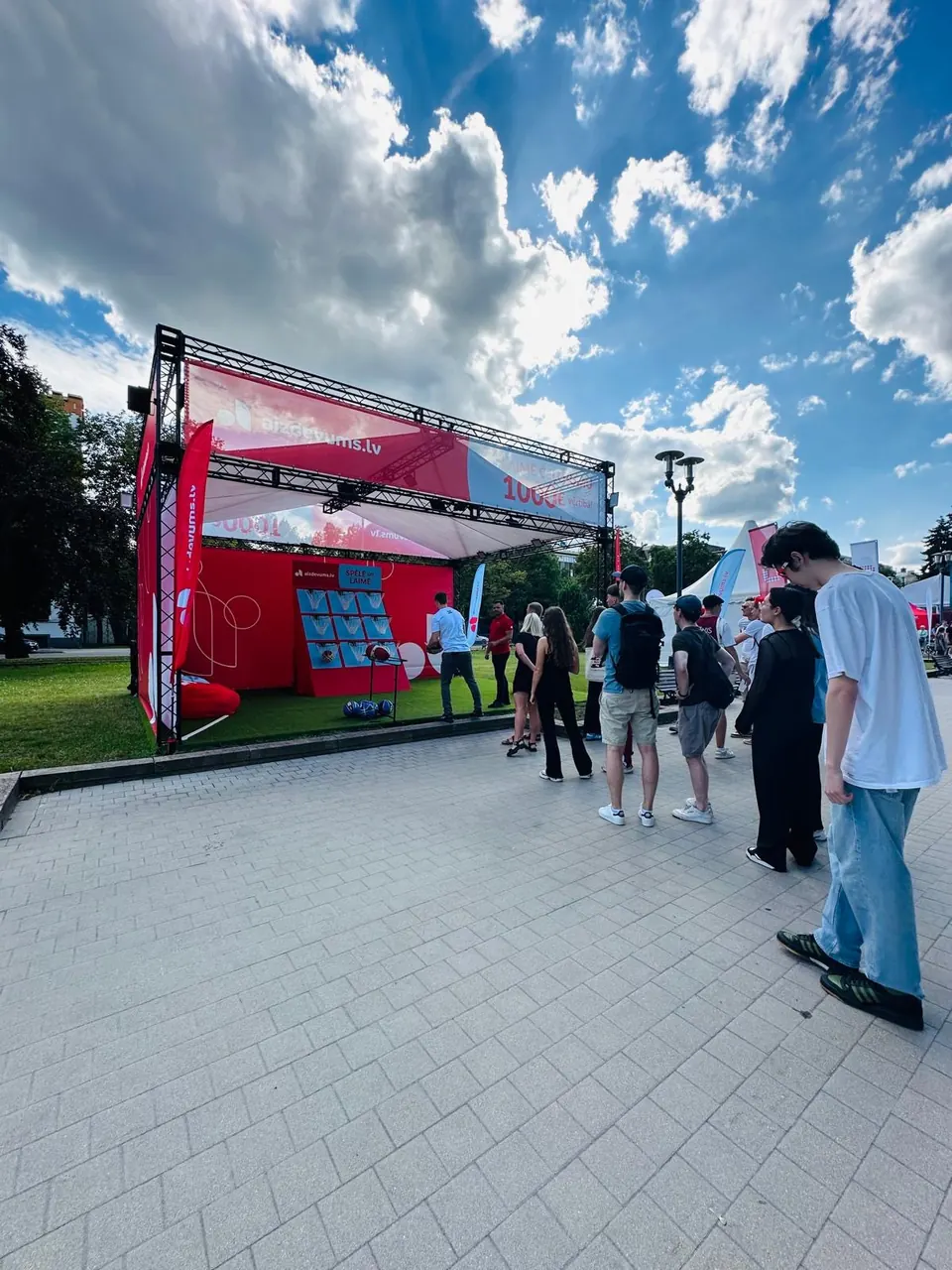 aizdevums.lv aktivitāte Olimpiskā turnīra atlasē Esplanādē, Latvija 2024. Dekorāciju un reklāmas objektu ražošana un montāža, EVENT MORE