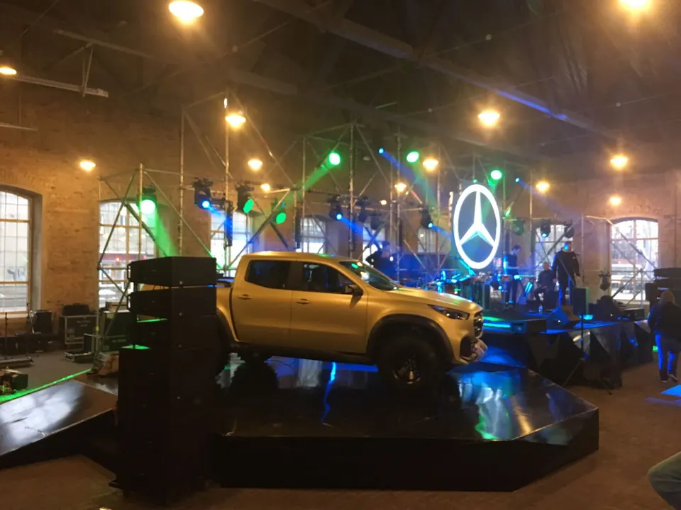 MERCEDES prezentācija, Latvija 2017. Dekorāciju un reklāmas objektu ražošana un montāža, EVENT MORE