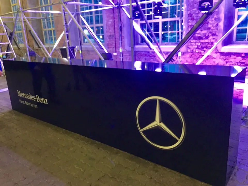 MERCEDES prezentācija, Latvija 2017. Dekorāciju un reklāmas objektu ražošana un montāža, EVENT MORE