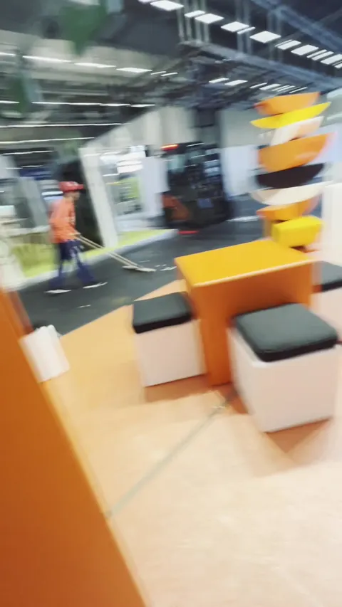 OMNIVA stends izstādē PARCEL+POST EXPO 2022, Vācija. Izstāžu stenda dizains, ražošana un montāža, EVENT MORE